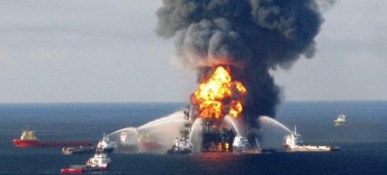 Fireboat response crews battle the blazing remnants of the offshore oil rig Deepwater Horizon off the coast of Louisiana, 04/21/10. (photo: Reuters)