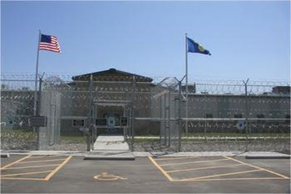 Exclusive Video Inside Closed Jade Helm State Wal-Mart Reveals Attempt To Hide Something With Cops Guarding Loading Docks And Entrances - What Is Wal-Mart Hiding