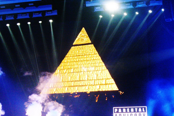 Illuminati Satanist Role Model Miley Cyrus In Concert