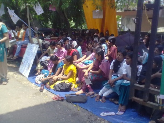 Nurses taking to the streets demanding fair wages is now a common sight in many Indian cities. Credit: K.S. Harikrishnan/IPS