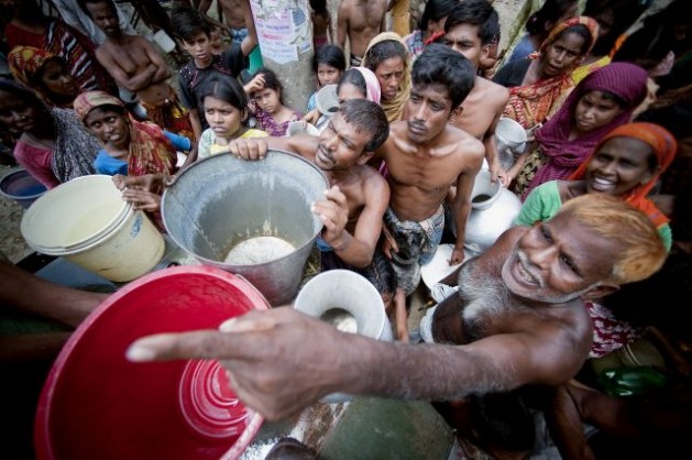 The proportion of people using improved water sources rose from 76 per cent in 1990 to 89 per cent in 2010. Credit: UN Photo/Kibae Park